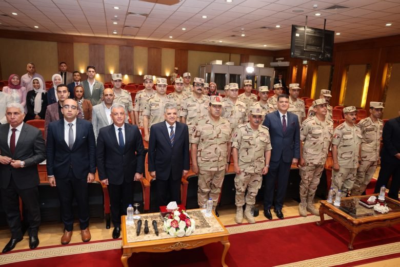 قناة السويس